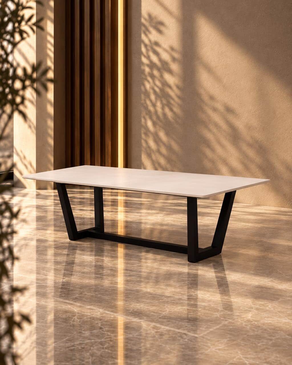 Mova Dining Table